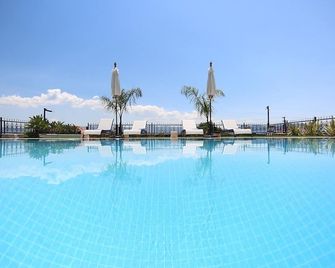 Alp Suites Safran - Akyaka - Pool