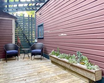 Historic Cottage in the Heart of Apalachicola - Apalachicola - Binnenhof