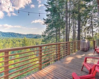 Alpine Retreat w/ Hot Tub & Mountain Views! - Cle Elum - Balkon