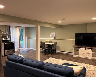 Cozy in-law apartment - Danbury - Living room
