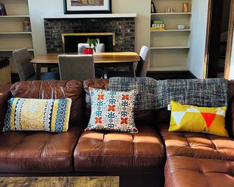 Condo in Hyde park 2 min UofC 6mi downtown - Chicago - Wohnzimmer