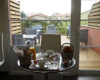 Hostellerie Del Matin Calme - Montverdun - Buffet