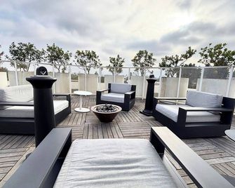 Melrose Rooftop Boutique Residences - Los Ángeles - Balcón