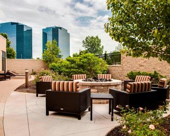 Courtyard by Marriott Chicago Schaumburg/Woodfield Mall - Schaumburg - Binnenhof
