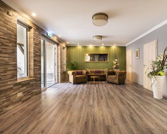 Cityhotel Bernburg - Bernburg - Wohnzimmer
