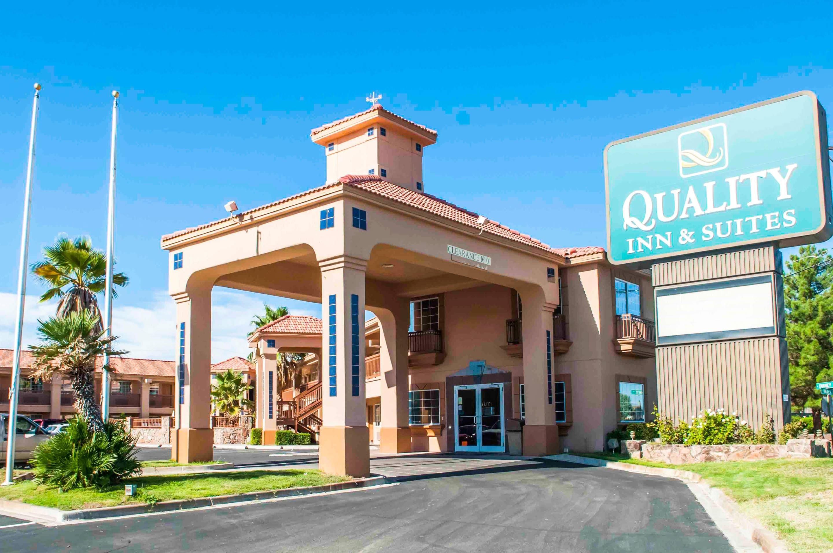 Quality Inn & Suites Las Cruces - University Area - לאס קרוסס - בניין