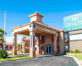 Quality Inn & Suites Las Cruces - University Area - Лас-Крусес - Будівля