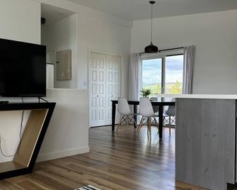 Modern Home with Hot Tub + Sauna - Black Hawk - Dining room