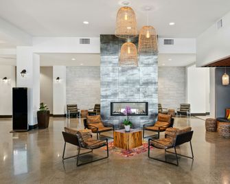Hotel Indigo Seattle Everett Waterfront By IHG - Everett - Lobby