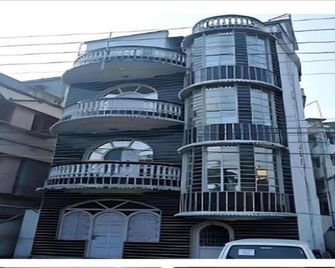 New Hotel White Palace - Calcuta - Edificio