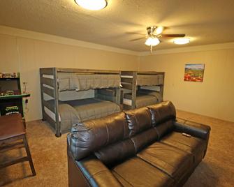 Grand Abode - Beautiful Spacious Home for families - Carlsbad - Bedroom