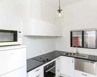 Devine On Devon Central City - New Plymouth - Küche