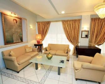 Triton Hotel Piraeus - Piraeus - סלון