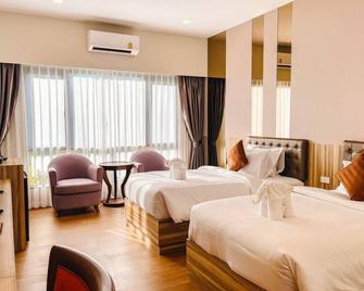 Sukruethai Hotel - Hang Dong - Schlafzimmer