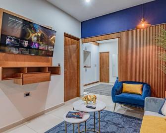 Loft El Azul En Centro Historico Con Cama King - Victoria de Durango - Sala de estar