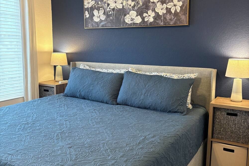 Cozy 3BD, 1.5 Bath Bungalow with Pergola Near Denver Airport - دنفر (كولورادو) - غرفة نوم