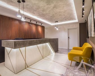 Level Luxury Suites - בלגרד - דלפק קבלה