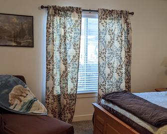 The Tuscan Manor - Payson - Bedroom