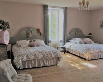 Le Manoir Aux Douves - Bazoges-en-Paillers - Habitación