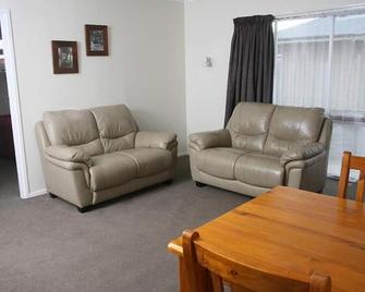 Mount Hutt Motels - Methven - Wohnzimmer