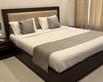 K Plus Comforts - Karwar - Bedroom