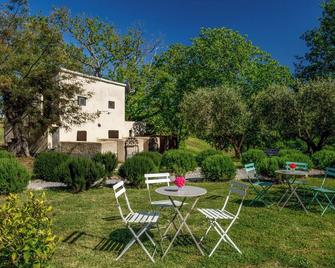 B&B Borgo Vera - Manciano - Innenhof
