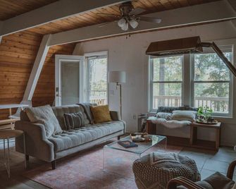 Harbor Springs A-frame 5 min from town! - Harbor Springs - Salon