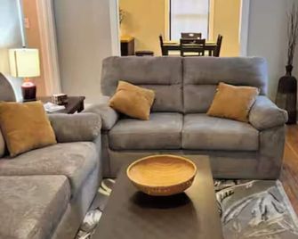 Come Stay A While - Florence - Living room