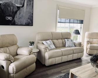 Harris St Hideaway - Foxtel And Free Wifi - Bathurst - Living room