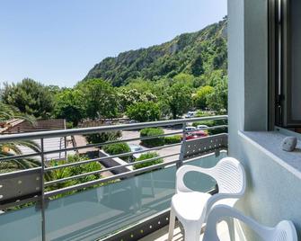 Residence I Gelsi - Apt Aria di Mare with parking - Pesaro - Balkon
