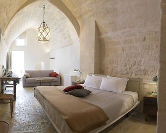 ثيموس ريزيدنس ني ساسي - ماترا - غرفة نوم