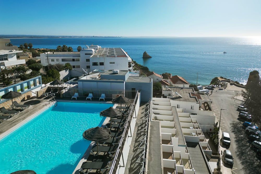 Carvi Beach Hotel - לאגוס - בריכה