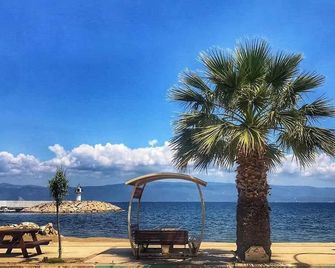 Doganin Kalbindeki Eviniz-9 Kisi - Gemlik - Beach