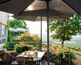 Hofgut Wißberg - Das Weinberghotel - Sankt Johann - Balcony