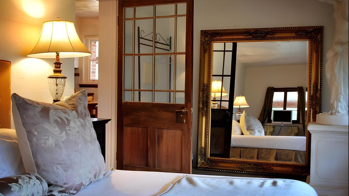 Jacobs Creek Retreat at Moorooroo Park