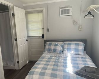 Affordable Chasshideaway @ChazzMinido - Homosassa - Habitación