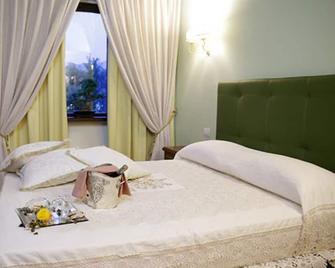 Villa Floridiana - Anagni - Спальня