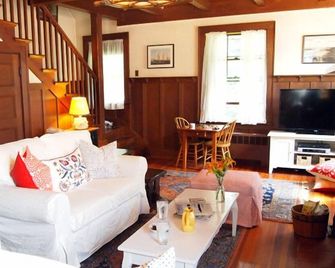 Walk To Ocean Or Village Of Southwest Harbor - Near Bar Harbor - Southwest Harbor - Huiskamer