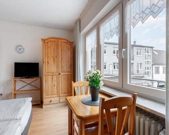 Plush Apartment in Bollendorf with Sauna near Luxembourg - Bollendorf - Eetruimte