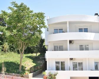 Apartments Casa Pineta - Ulcinj - Building