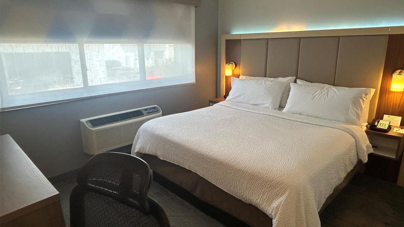 Best Western Roslyn-Long Island Hotel