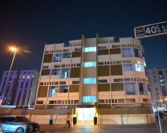 Budgeted Vacation Homes Rental Llc - Dubai - Building
