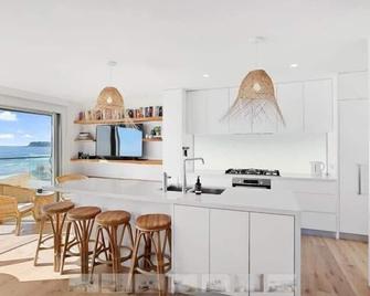 Collaroy Beachfront Escape - New Listing - Collaroy - Kitchen