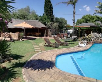Petra Lodge - Edenvale - Pool