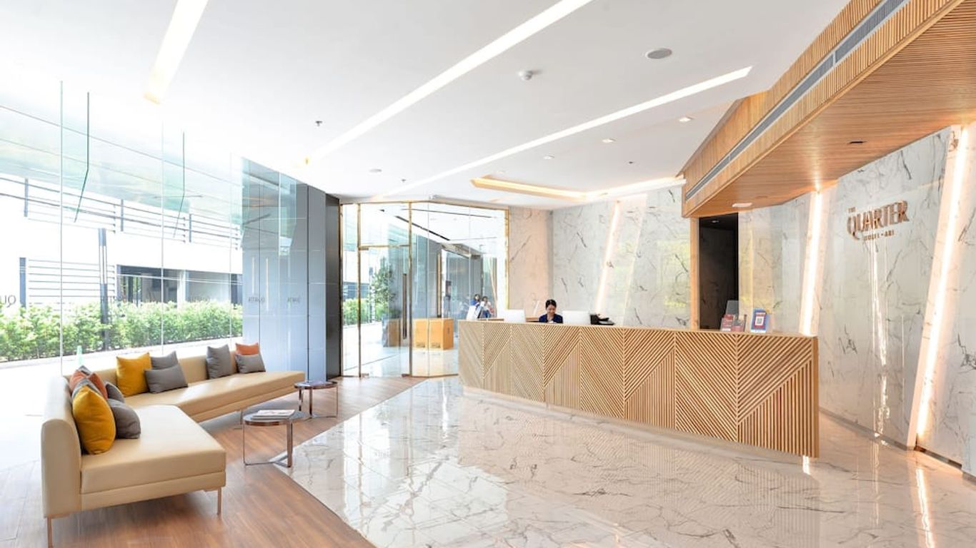 The Quarter Ari By Uhg