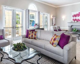 Club de Soleil All-Suite Resort - Las Vegas - Living room