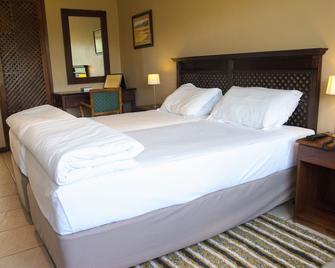 Emafini Country Lodge - Mbabane - Bedroom