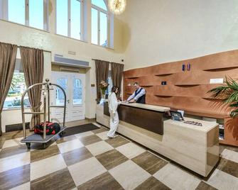 Hotel Lapad - Dubrovnik - Recepción
