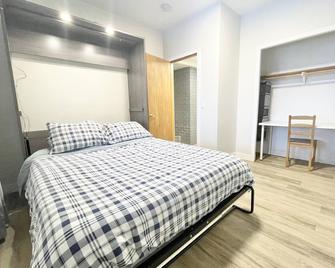 Suite with a View! 5min to TRU - Kamloops - Bedroom