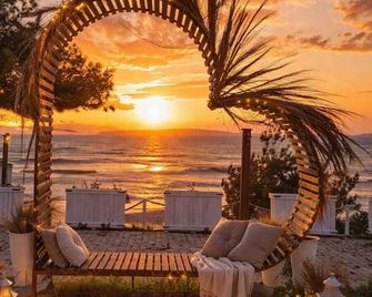 Rose Otel - Ezine